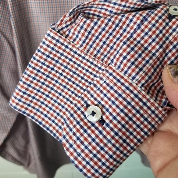 Untuckit red blue wrinkle free plaid shirt - Picture 3 of 9